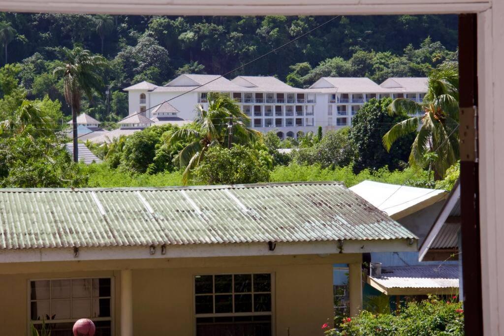 Taylor'S Retreat - 5Min To Sandals Resort & Beach Buccament Exterior photo